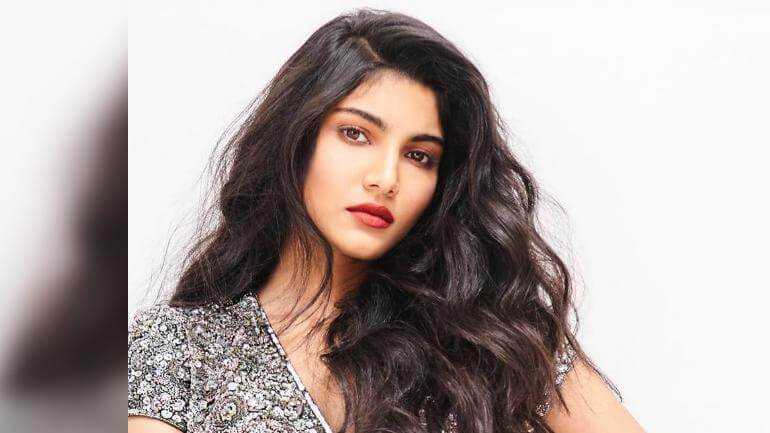 Alizeh Agnihotri Wiki, Biography, Age, Movies, Family, Images & More