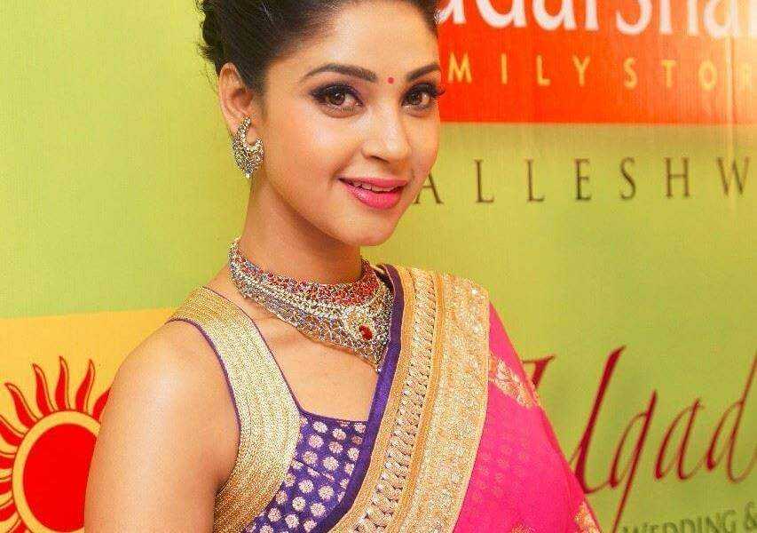 Angana Roy Wiki, Biography, Age, Movies, Family, Images