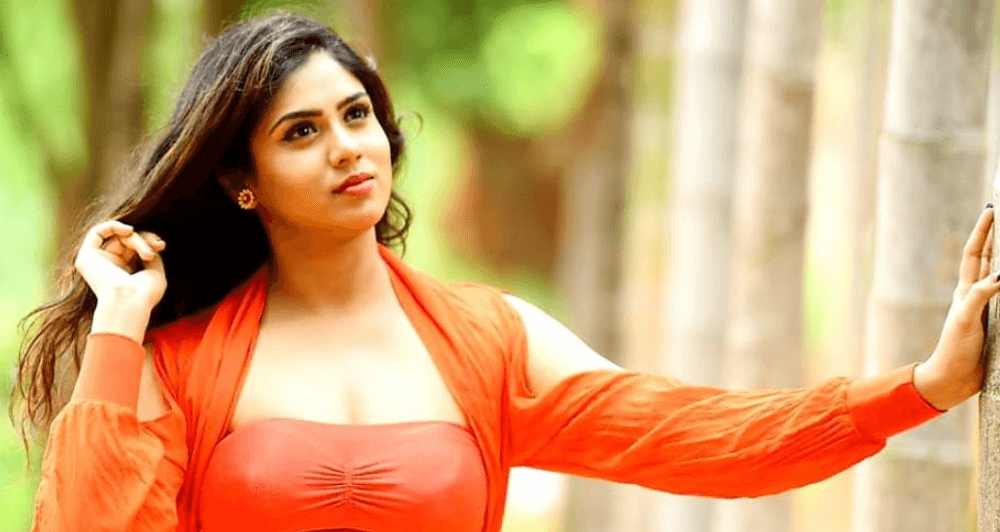 Chaithra Kotoor Wiki, Biography, Age, Bigg Boss 7, Images & More