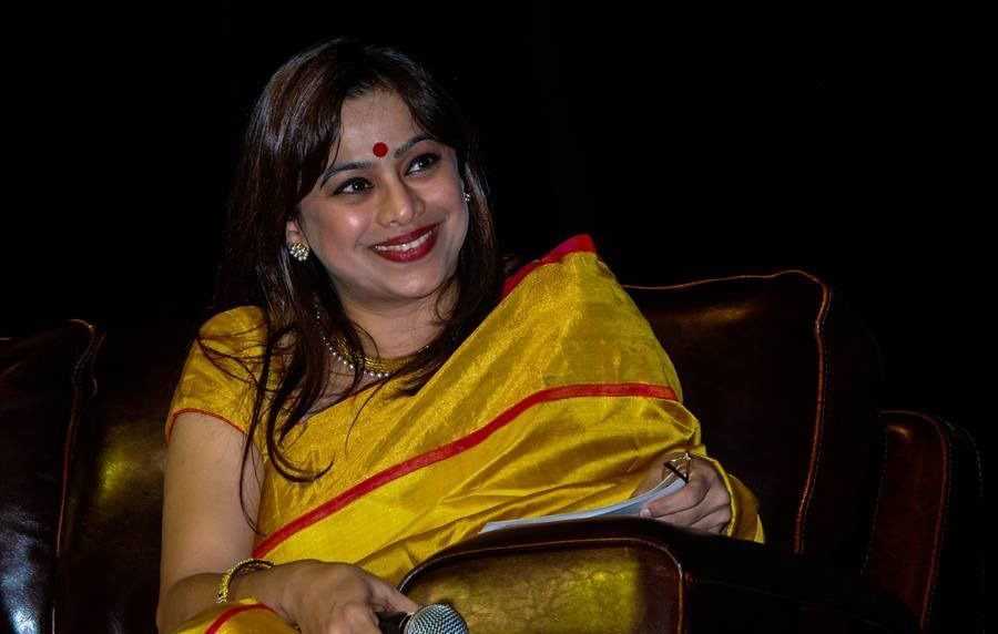 Medha Manjrekar Wiki, Biography, Age, Movies, Family, Images
