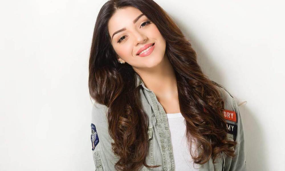 Mehreen Pirzada Wiki, Biography, Age, Movies, Images