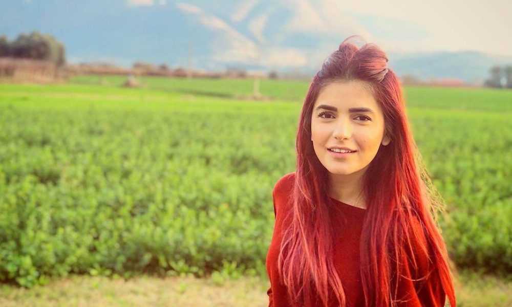 Momina Mustehsan Wiki, Biography, Age, Songs, Family, Images