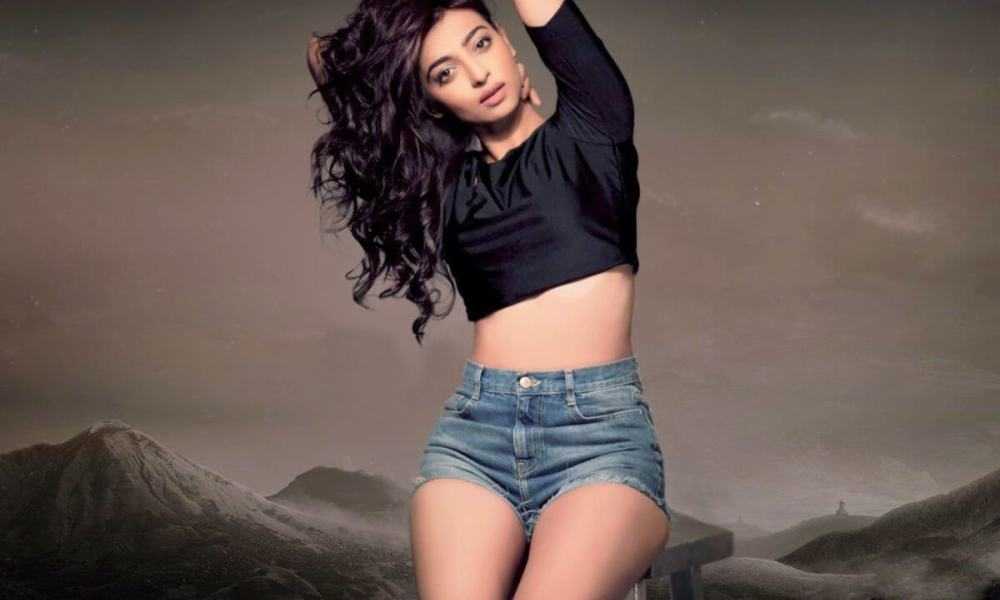 Radhika Apte Wiki, Biography, Age, Movies List, Family, Images