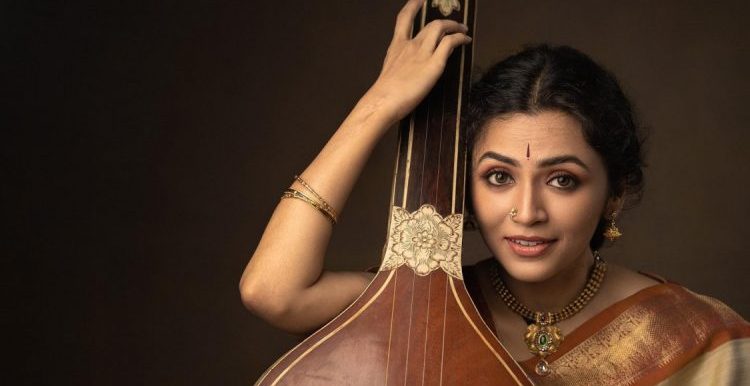 Maalavika Sundar Singer Wiki 7