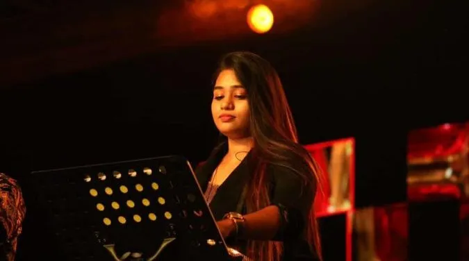 Srinisha Jayaseelan Singer Wiki 2