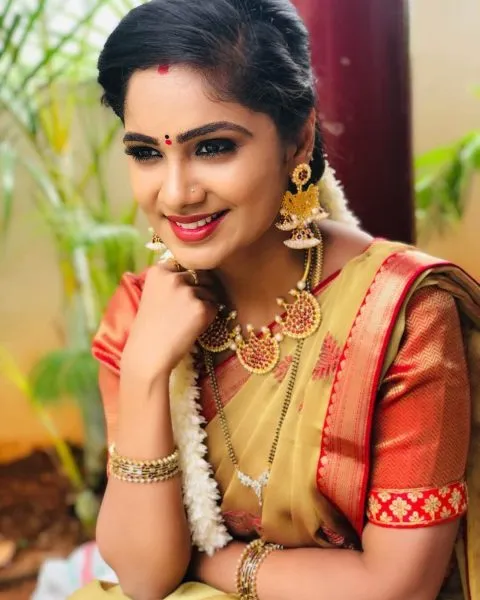 Tejaswini Gowda Serial Actress Images