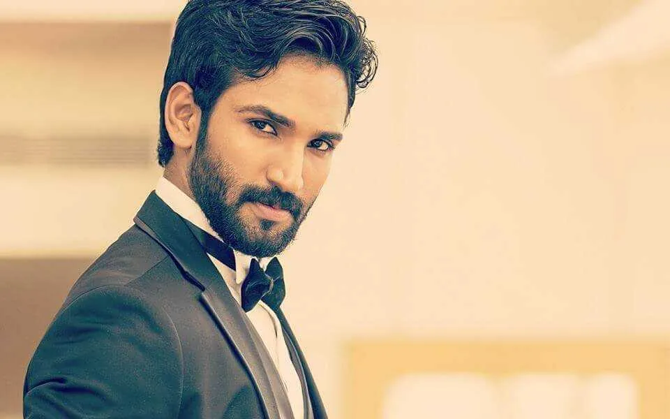 Aadhi Pinisetty Actor, Wiki, Biography, Age, Movies, Images