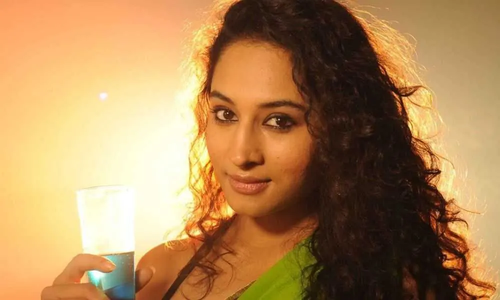 Pooja Ramachandran Wiki, Biography, Age, Movies, Family, Images & More