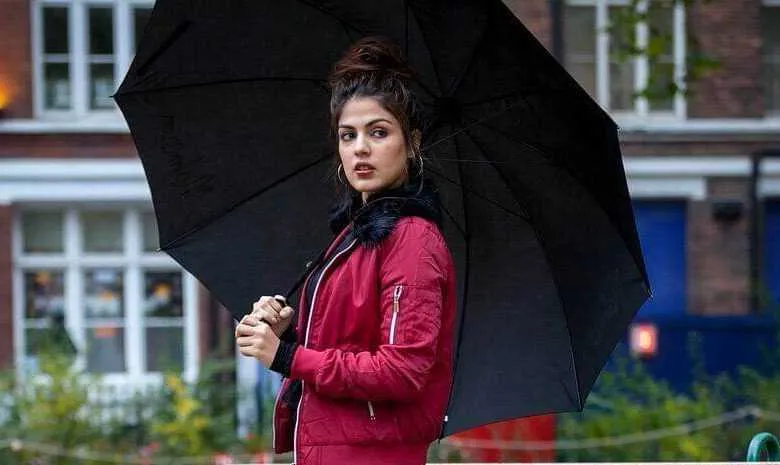 Rhea Chakraborty Wiki, Biography, Age, Movies, Family, Images