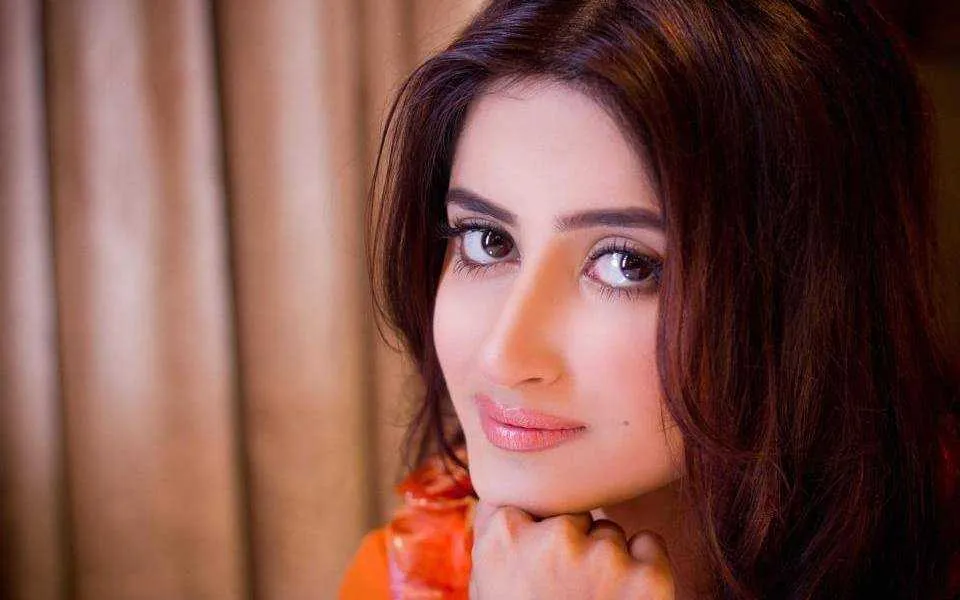 Sajal Aly Wiki, Biography, Age, Movies, Serials, Images