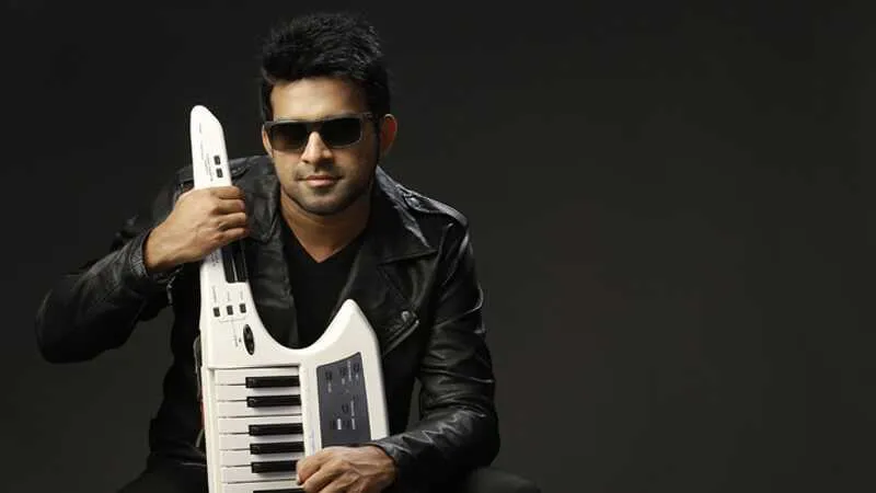 Stephen Devassy Wiki, Biography, Age, Family, Songs, Images