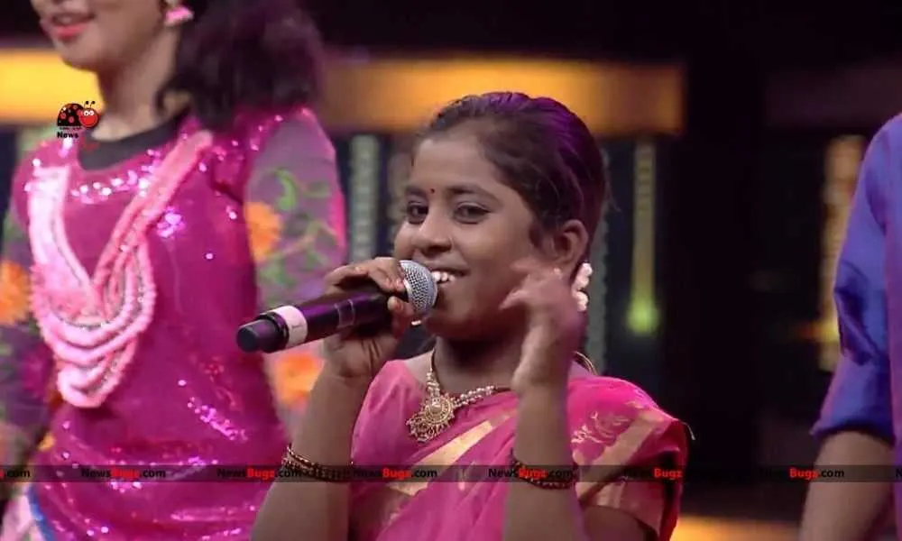Super Singer Dharshini Wiki, Biography, Age, Songs, Images